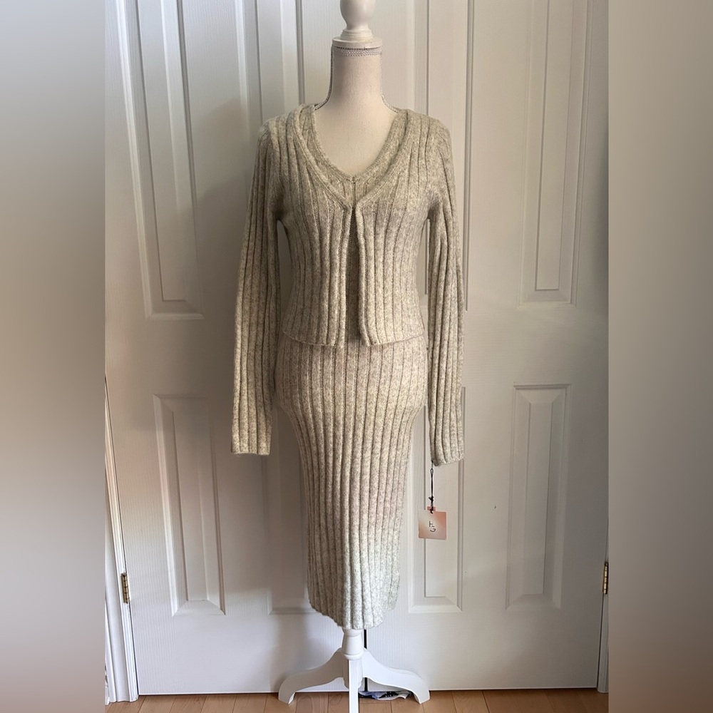 NWT HAPPILY GREY Elegant Grey Knit Set, Midi Dress and Long Sleeves Cardigan